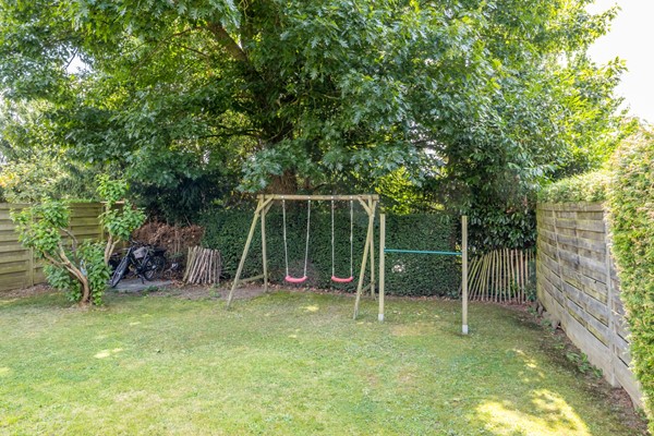 Foto - Te koop: Instapklare gemoderniseerde twee- onder- één kap woning uit 1969 met 144m2 wonen op een perceel van 391 m2 met een energielabel A in Simpelveld